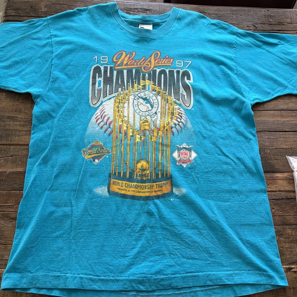FLORIDA MARLINS PRO PLAYER 1997 World Series Champion's T-Shirt-XL-Awesome!!